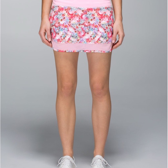 Lululemon Hotty Hot Skirt 4-way Stretch
Flowabunga Mini Multi/Barely Pink Sz 6 - Picture 8 of 14